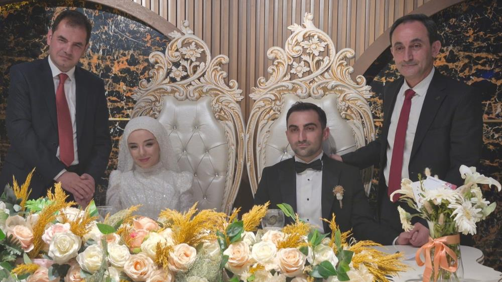 Özgün ailesinin mutlu günü