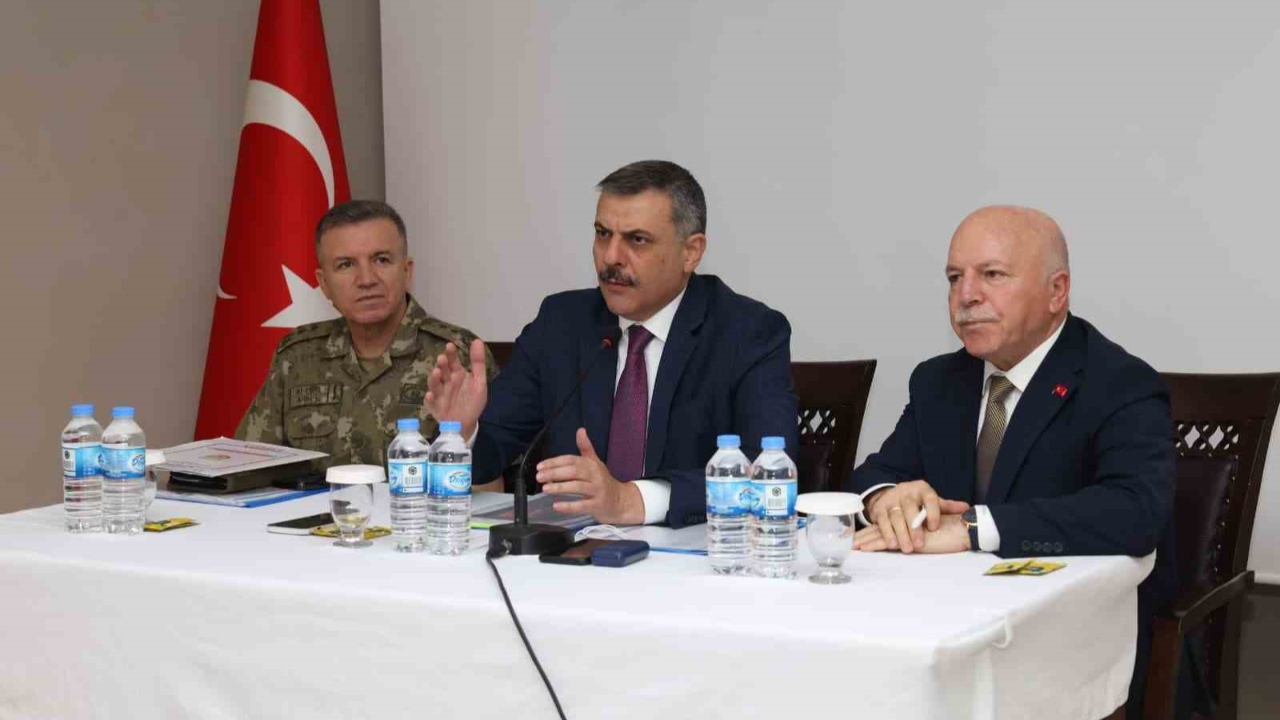 Sokak hayvanlarına yönelik tedbirler masaya yatırıldı