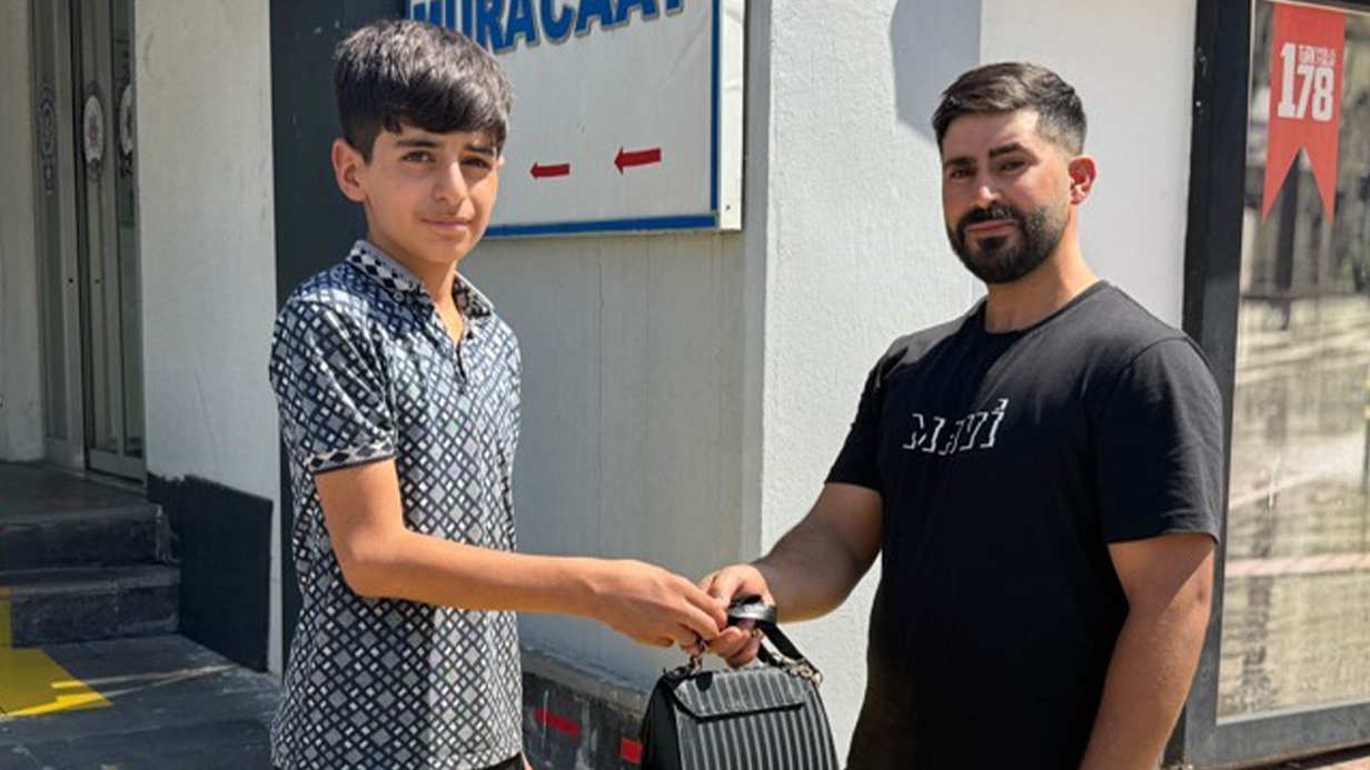 Kendisi küçük, yüreği büyük  Çoban