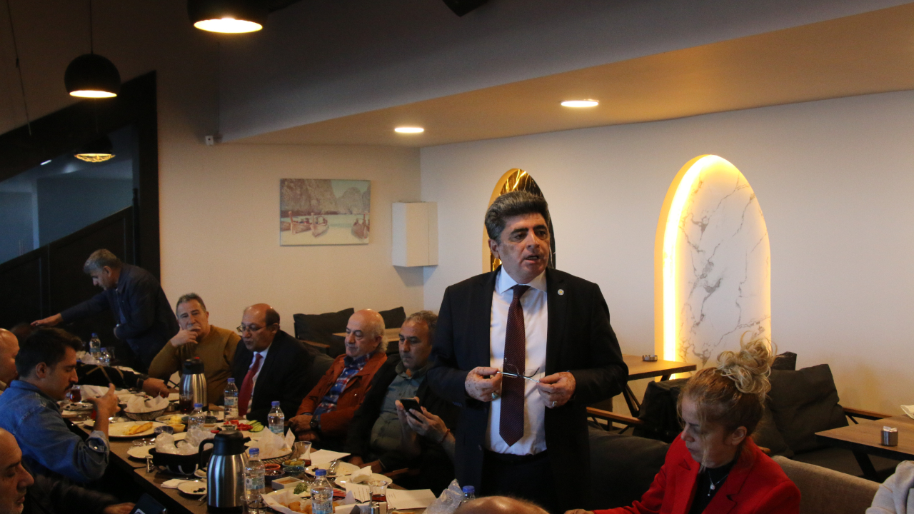 İYİ Parti Erzurum İl Başkanlığı için adaylığını açıklayan Gündüz Güneş, şeffaf ve liyakatli bir yönetim anlayışıyla yola çıktığını söyledi.