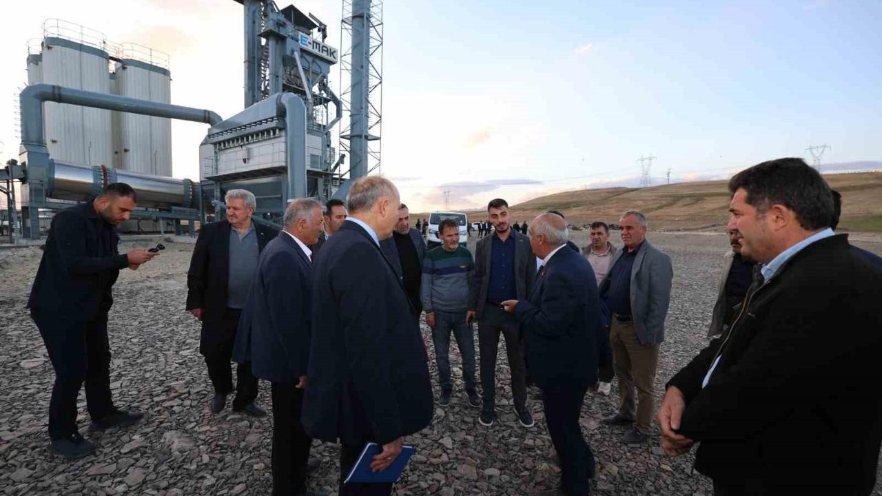 Erzurum’un Aziziye ilçesinde belediyenin yatırım ve hizmetlerine yönelik olarak saha gezisi düzenlendi.
