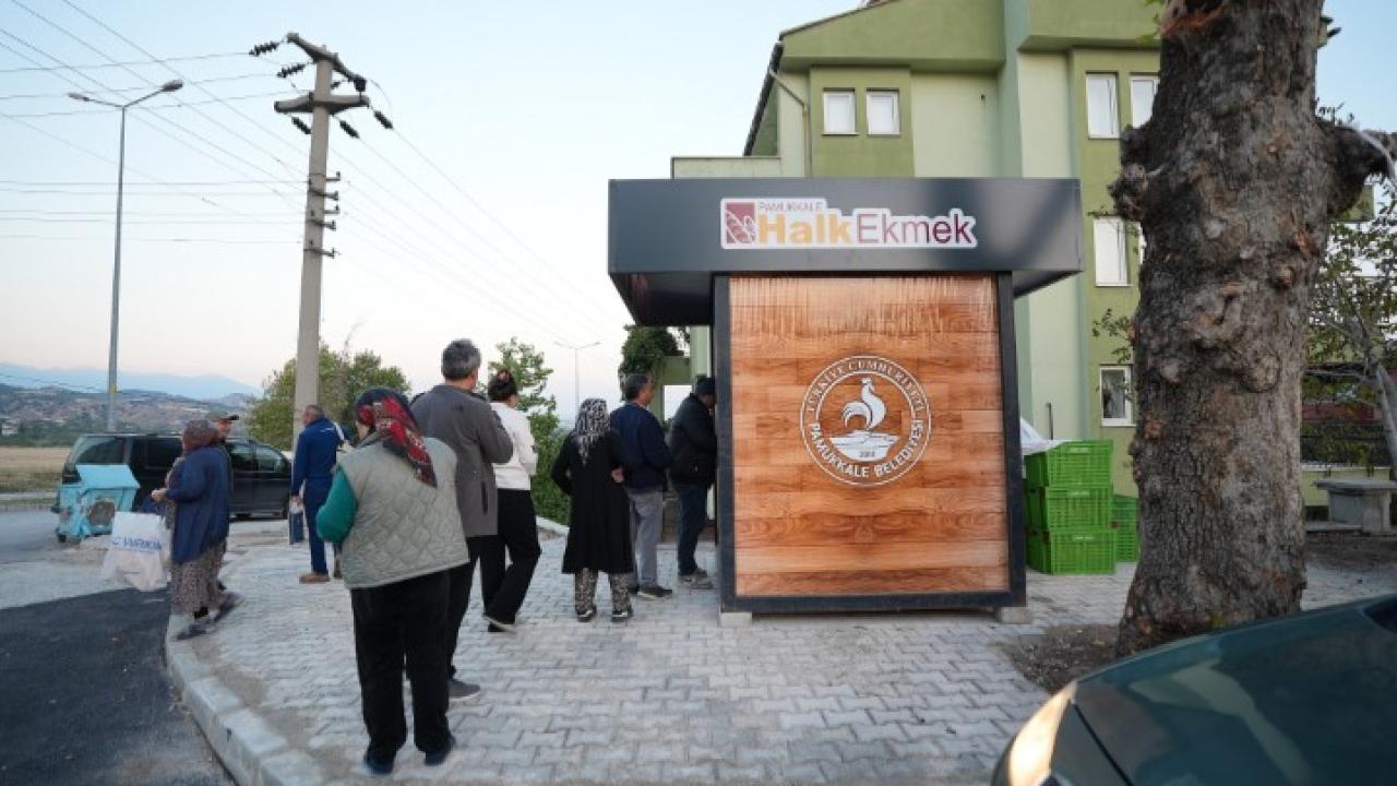 Halk Ekmek’in içerisinden fare dışkısı ve un kurdu çıktı
