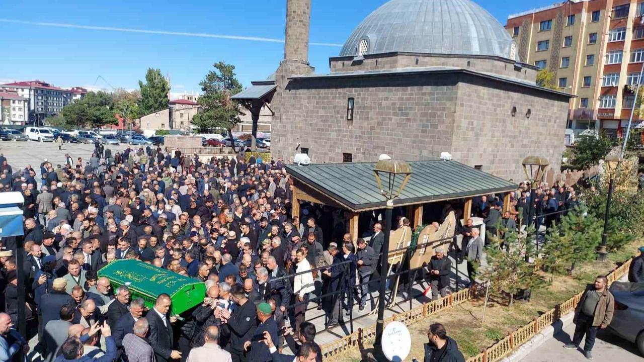 MHP’li eski başkan son yolculuğuna uğurlandı