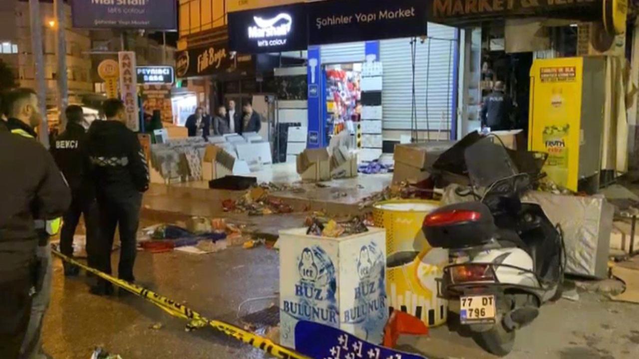 Ailesine ait tekel bayisini benzin döküp ateşe verdi