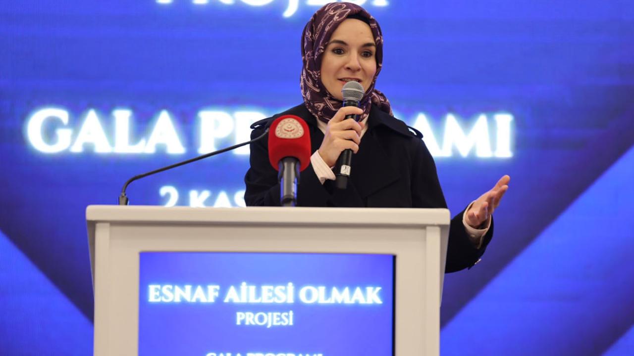 Bakan Göktaş "Esnaf Ailesi Olmak" projesinin galasına katıldı