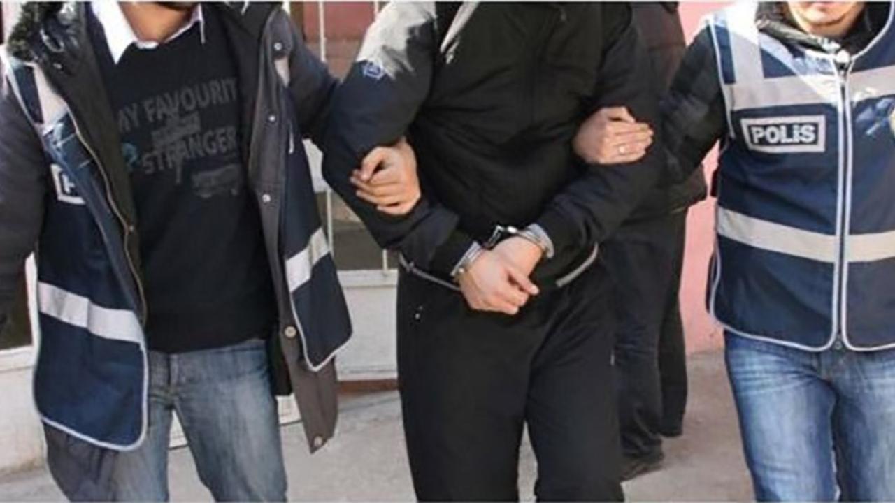 Erzurum’da dolandırıcılık suçundan aranan 2 şahıs İstanbul ve İzmir’de yakalandı