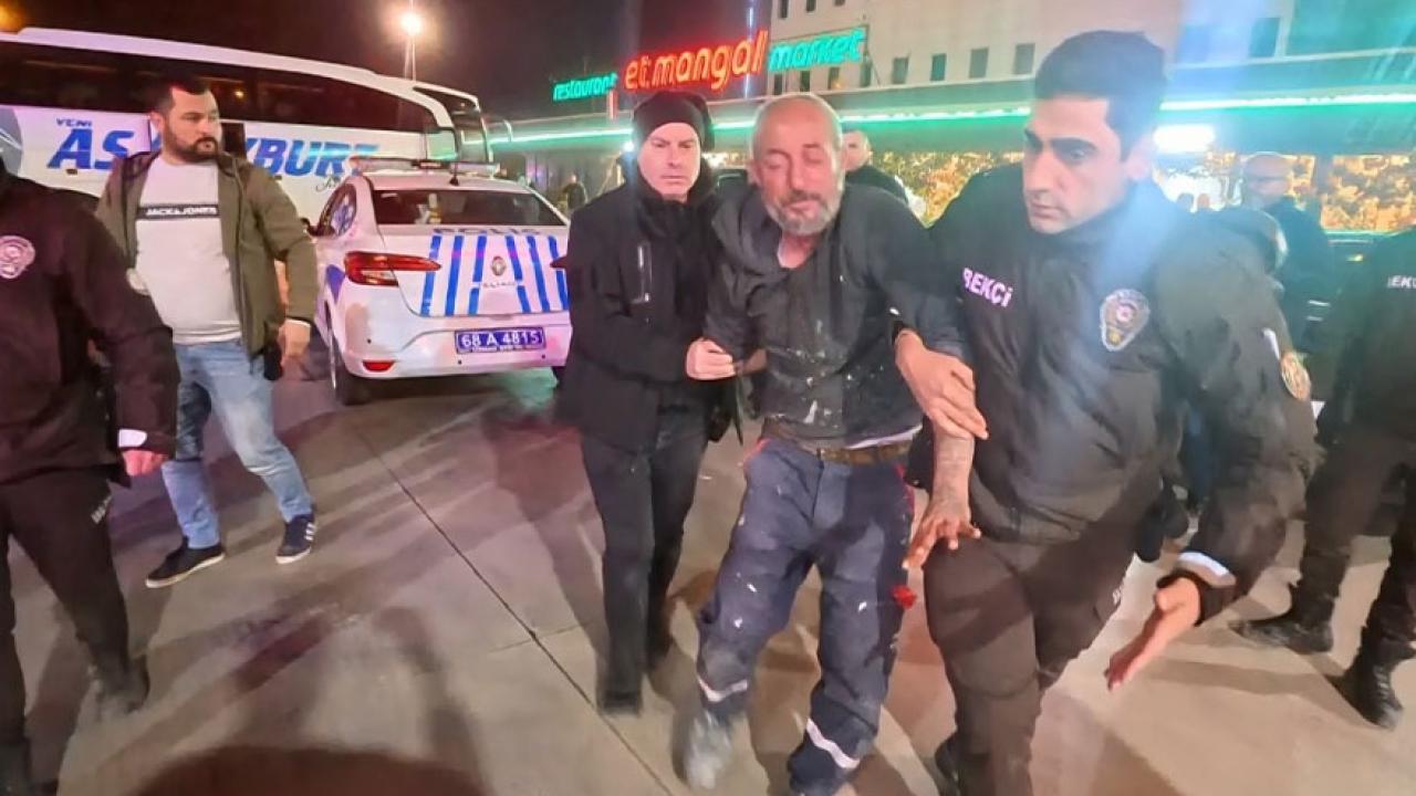 "Gözüm görmüyor neredeyim ben?" dedi, gözünü karakolda açtı