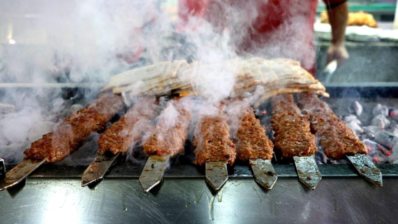 ‘Türkiye’nin en çok akla gelen lezzetleri’ listesinde Adana kebabının 3’üncü olmasına tepki