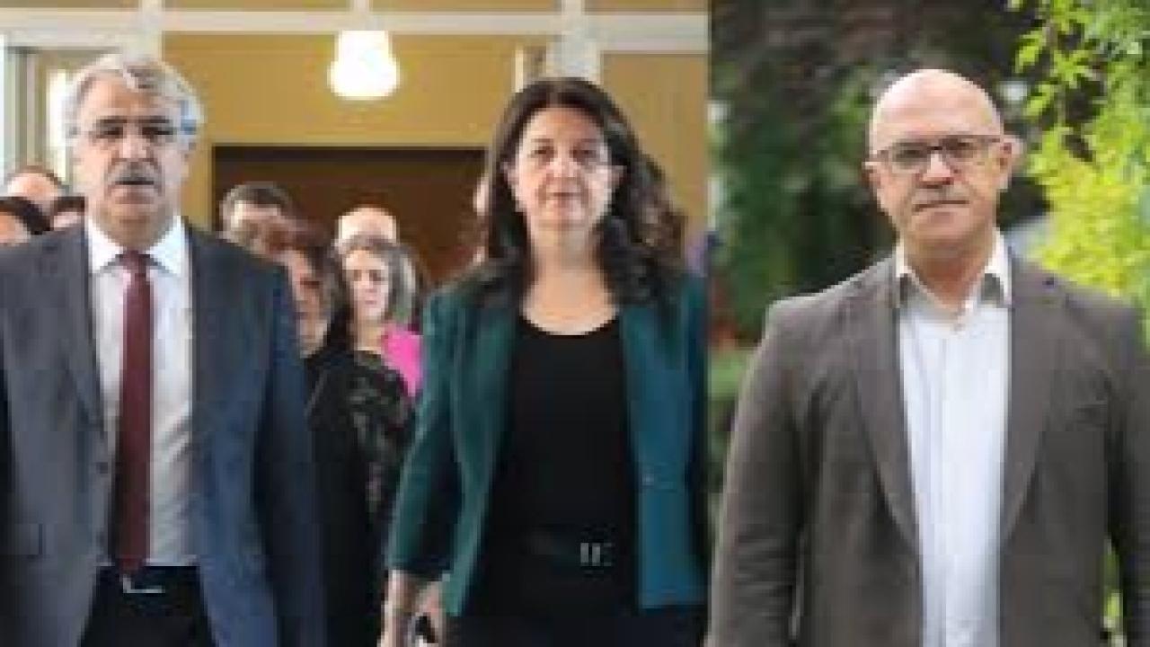 DEM Parti:"DEM Parti İmralı Heyeti üyeleri Pervin Buldan, Mithat Sancar ve Faik Özgür Erol, Abdullah Öcalan ile görüşmek üzere İmralı Adasına gitti"