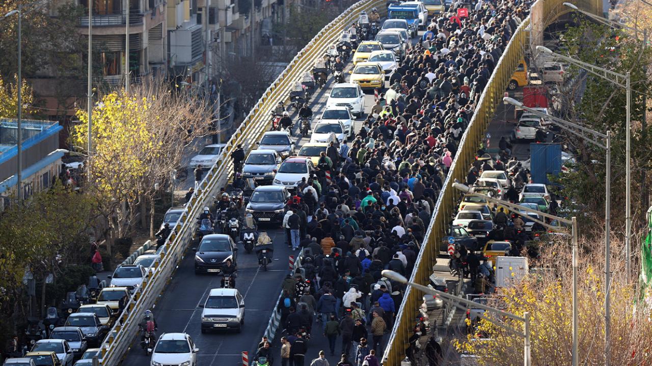 İran’daki protestolarda 10 binden fazla kişinin gözaltına alındığı iddiası