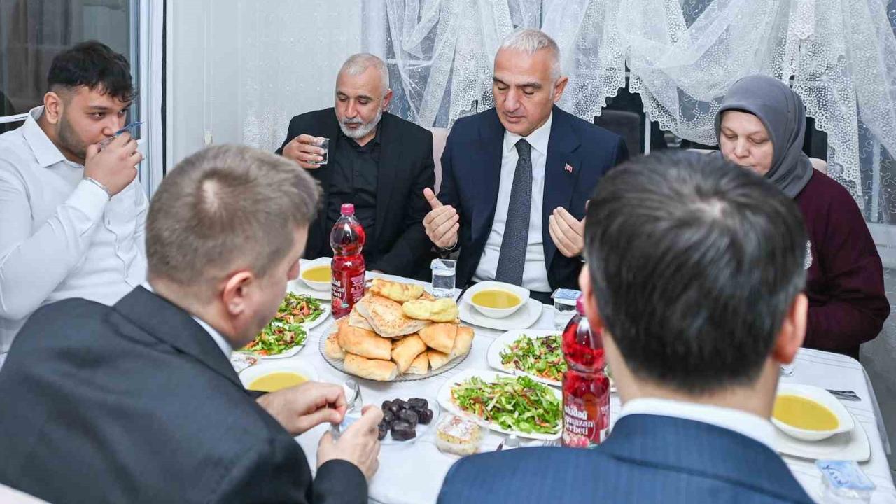 Bakan Ersoy, Kırıkkale’de Ürkmez ailesinin iftar sofrasına konuk oldu