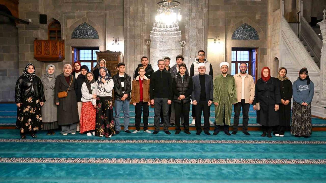 Beş vakitte beş cami