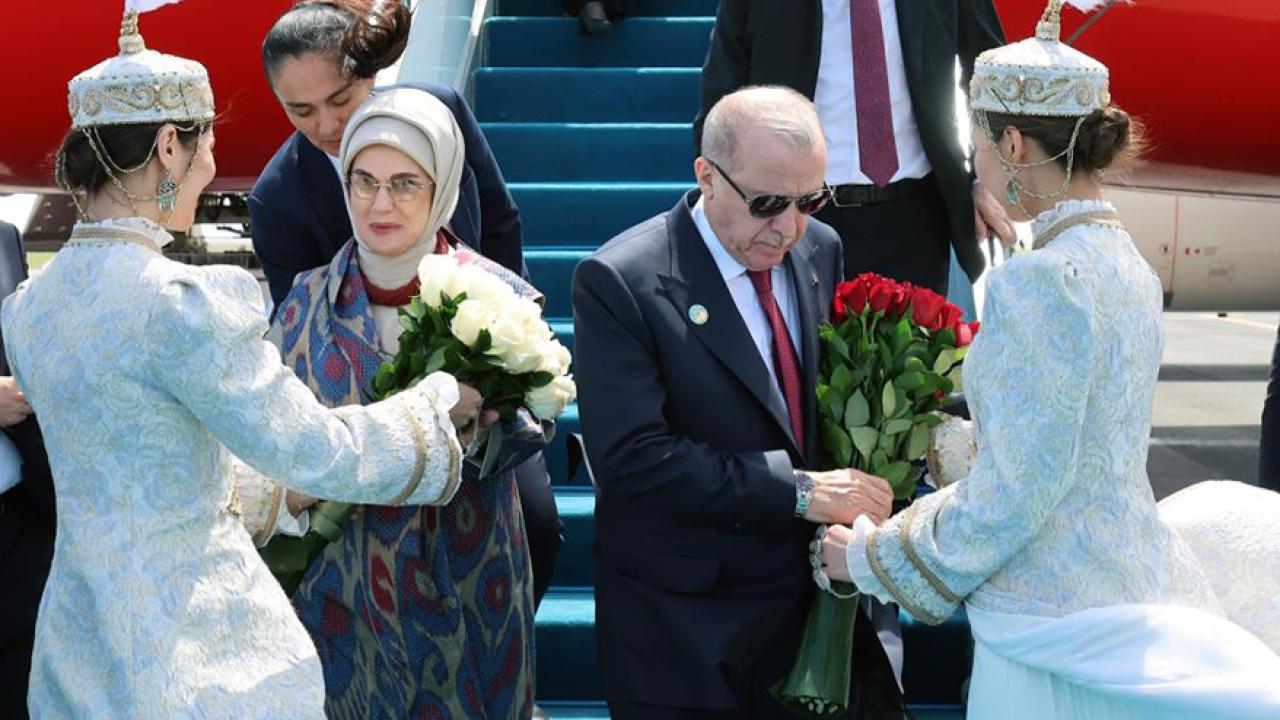 Cumhurbaşkanı Erdoğan TDT zirvesi için Türkistan’da