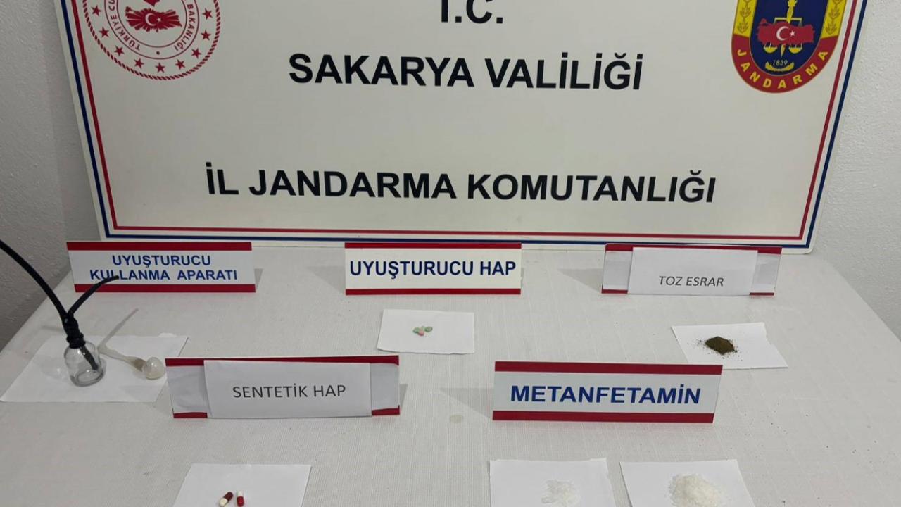 Evlerini uyuşturucu imalathanesine çevirmişler