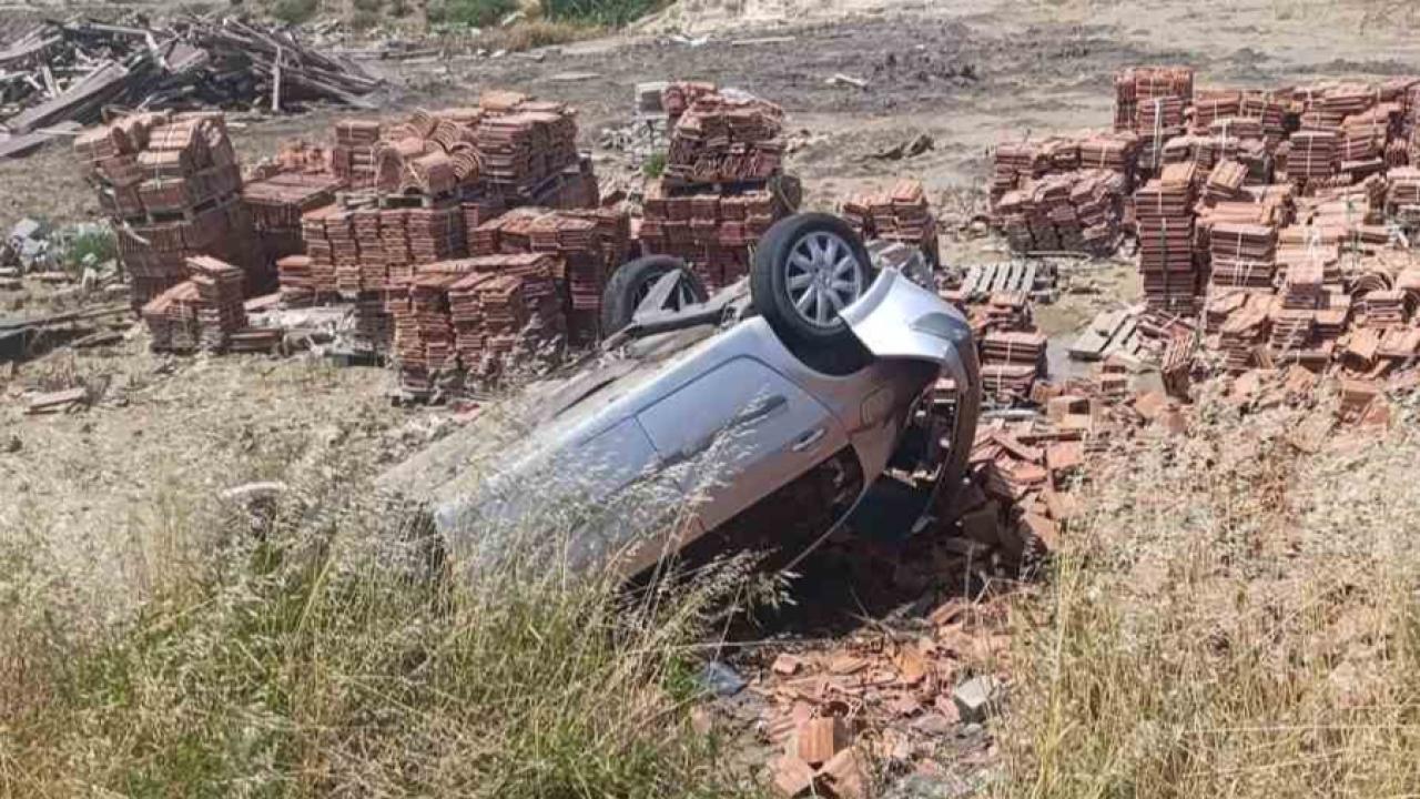 Hatay’da motosiklete çarpan otomobil takla attı: 1 ölü, 1 yaralı