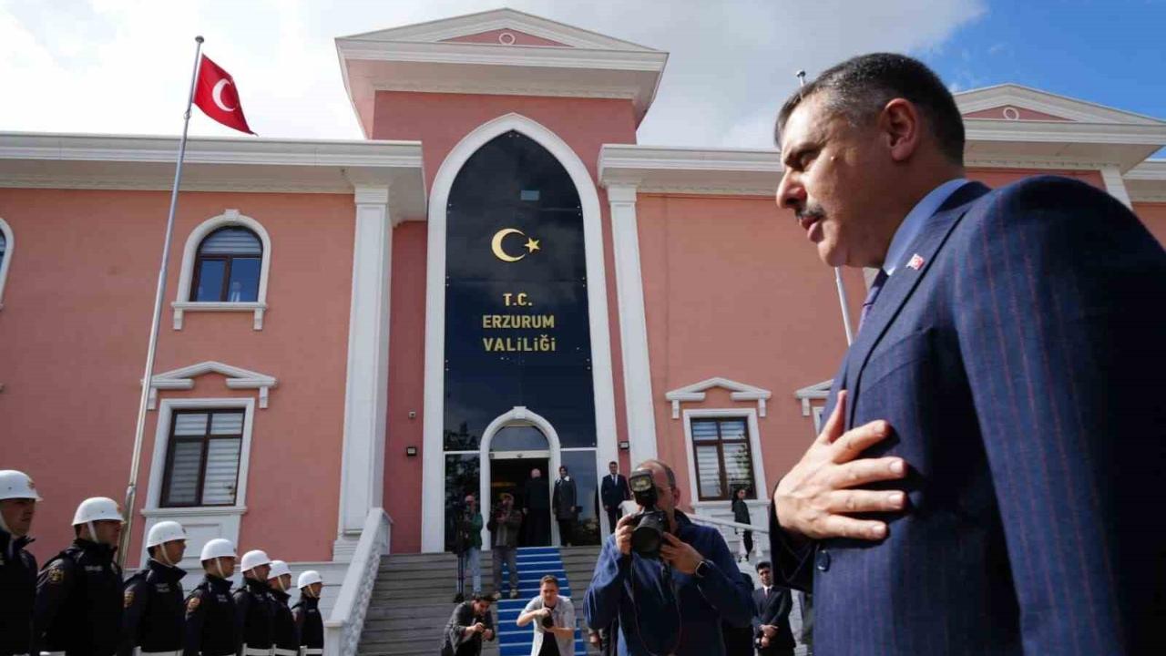 İçişleri Bakanı Çiftçi Erzurum Valiliği’nde il yöneticileri ile bir araya geldi