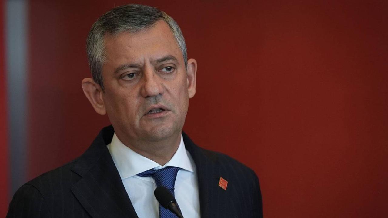 Özgür Özel yeniden grup başkanı seçildi