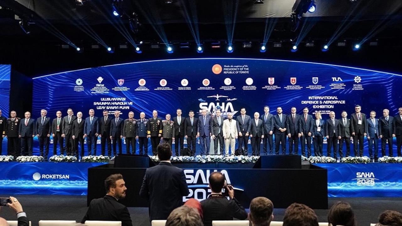 Rektör Çakmak, SAHA 2026’da savunma sanayii temsilcileriyle bir araya geldi