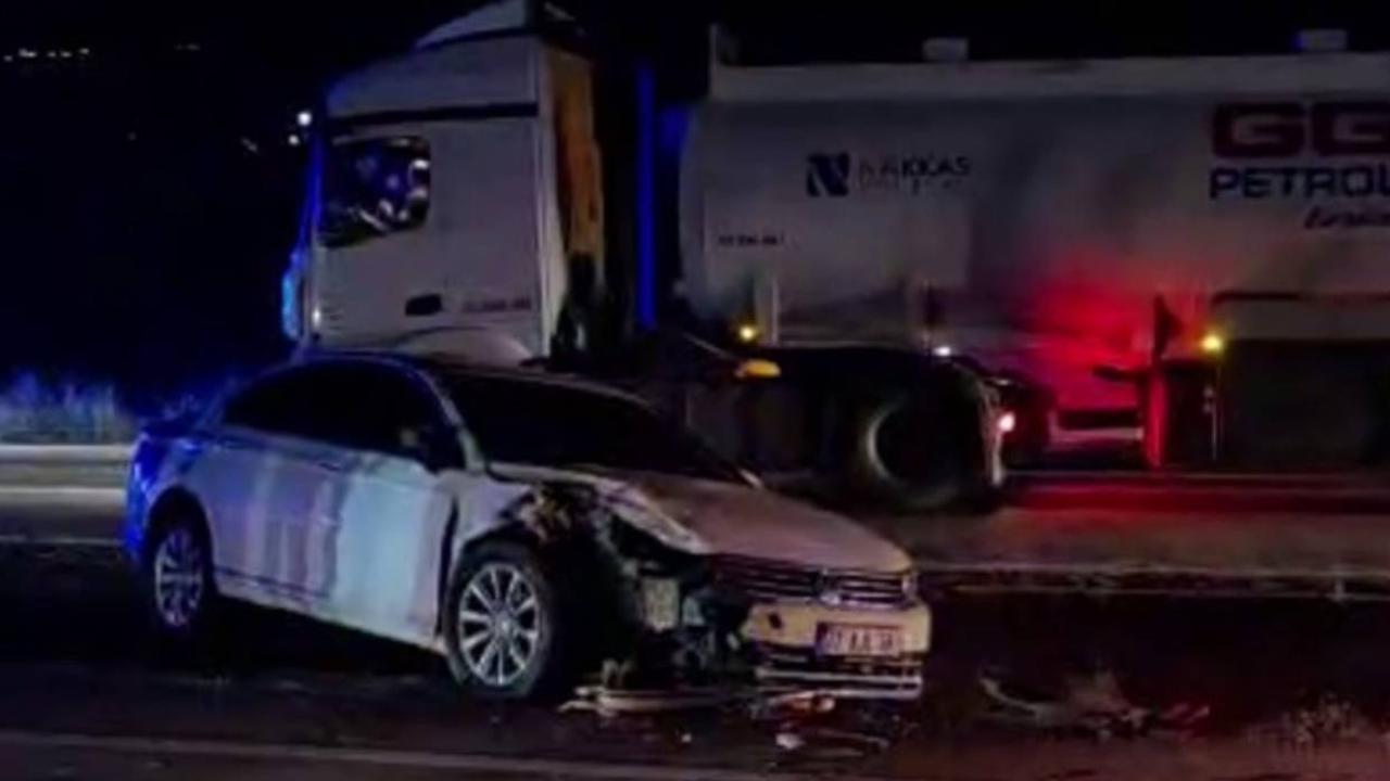 Tanker ile 2 otomobil çarpıştı: 1 ölü, 2 yaralı