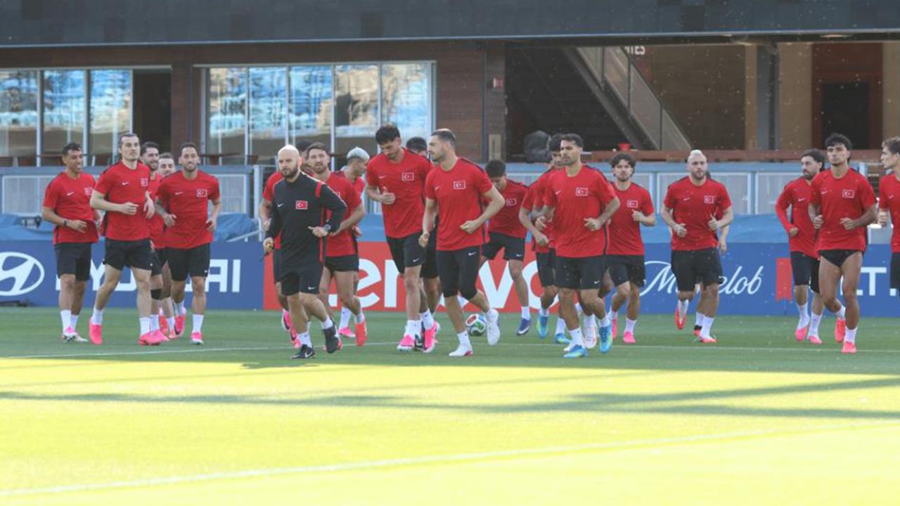 A Milli Futbol Takımı, Paraguay maçı hazırlıklarını tamamladı