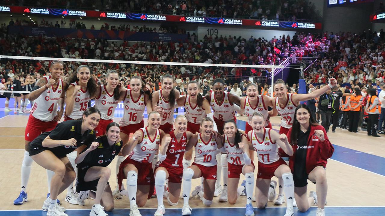 A Milli Kadın Voleybol Takımı, Almanya’yı 3-2 mağlup etti