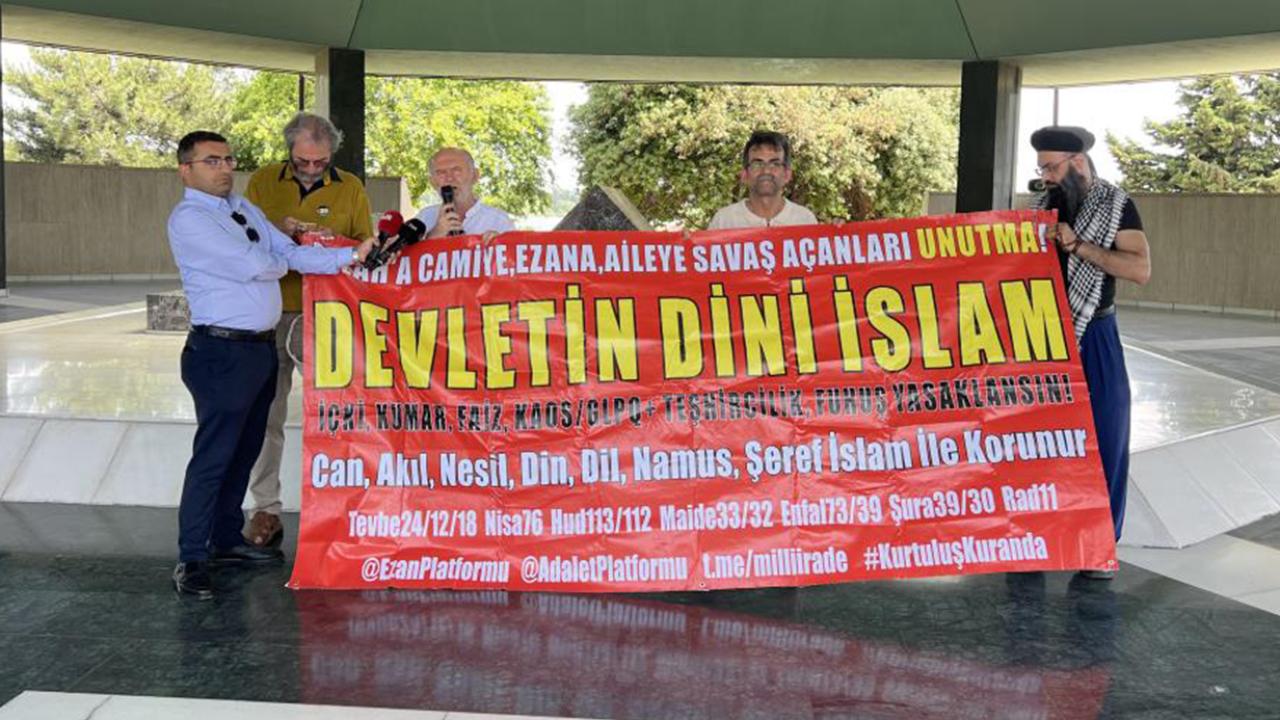 Adnan Menderes ezanın aslına çevrilmesinin 76. yıl dönümünde kabri başında anıldı