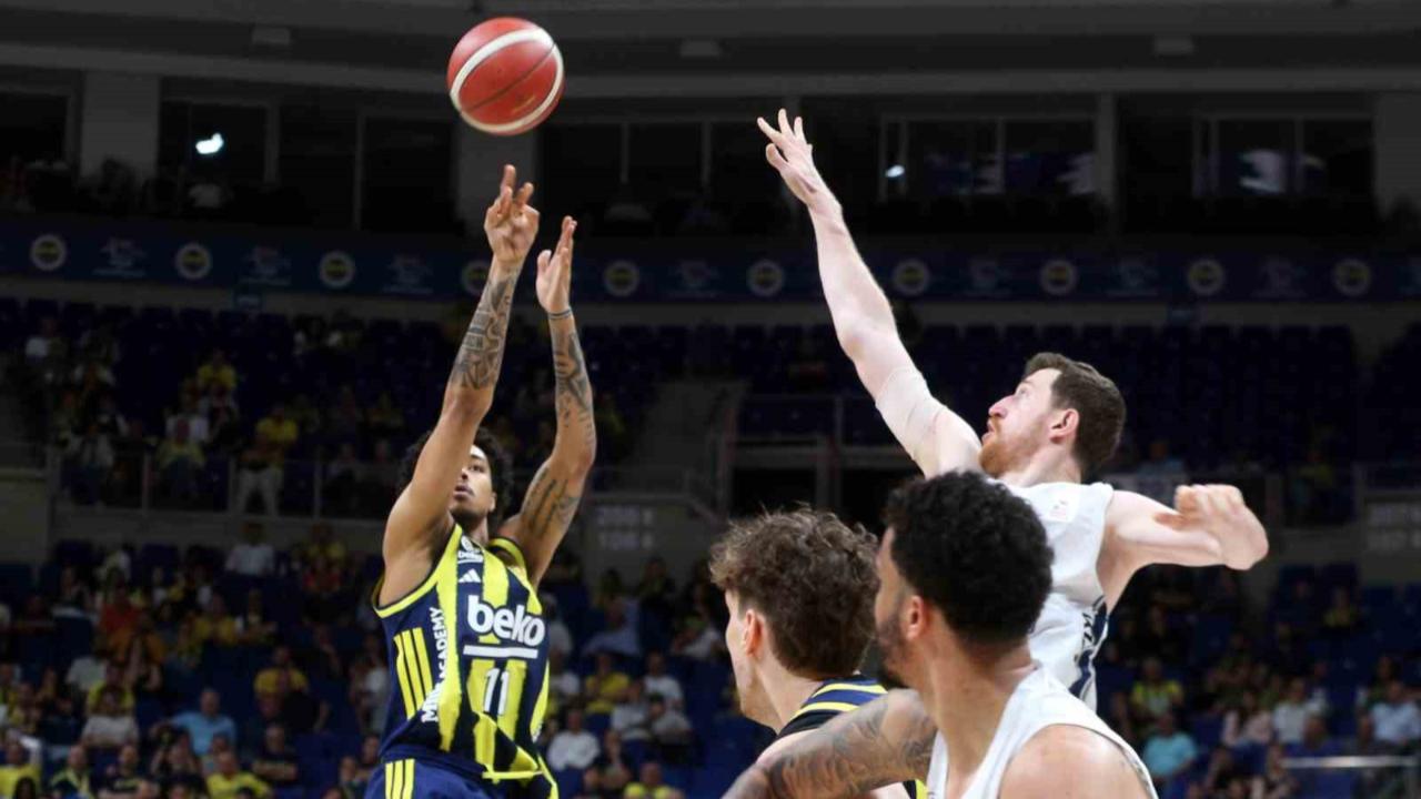 Basketbol Süper Ligi: Fenerbahçe: 60 - A. Efes: 59