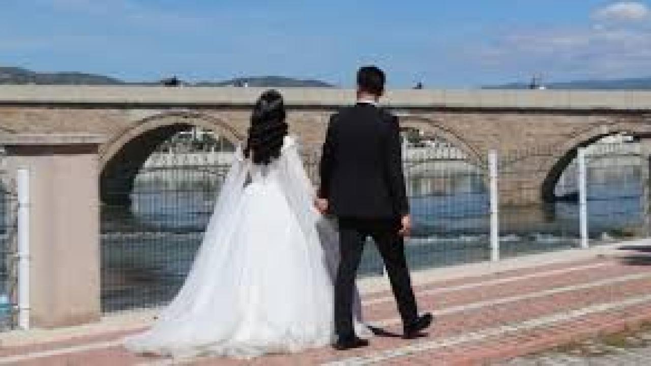 Cimrilik hem boşanma hem de tazminat sebebi