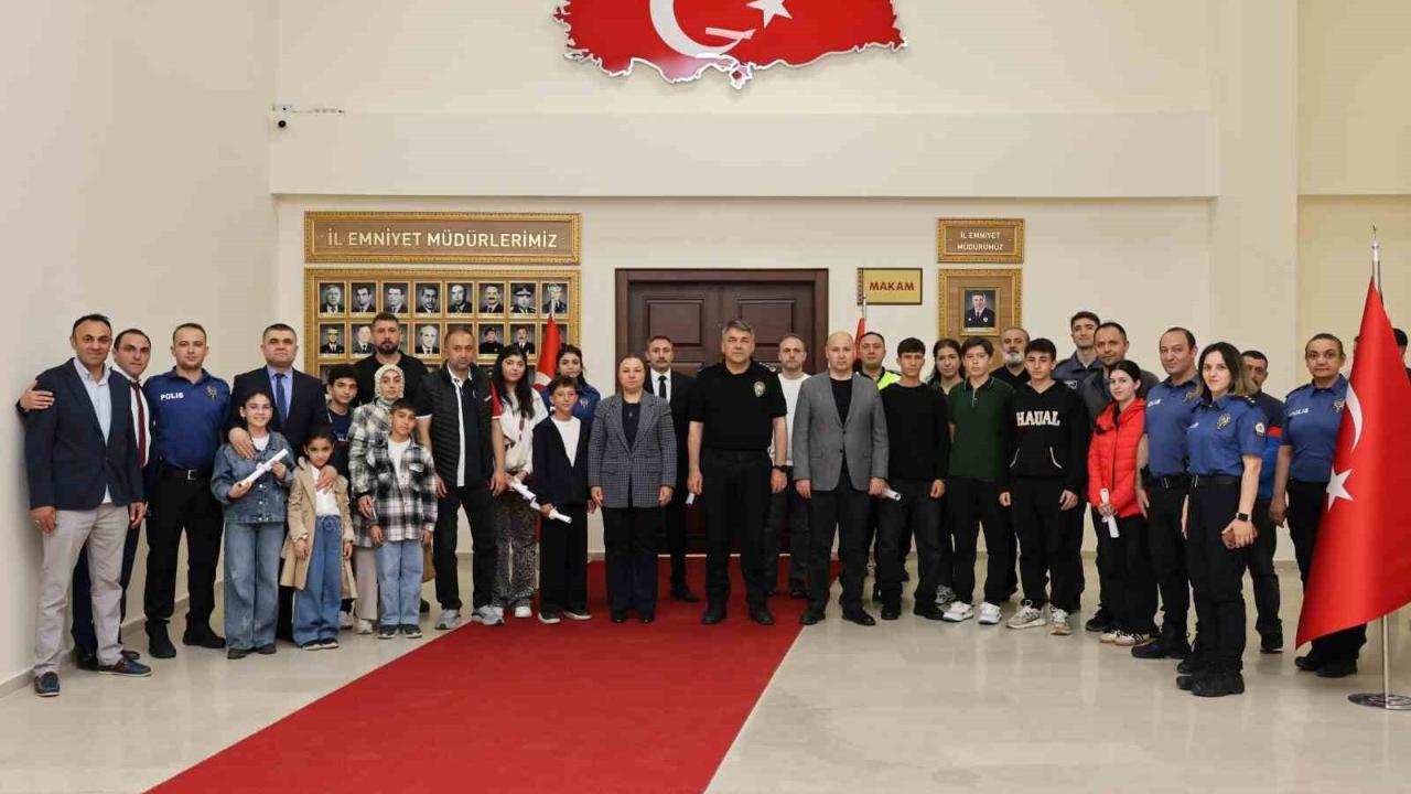 Çocukların eğitimine gönüllü destek oldular