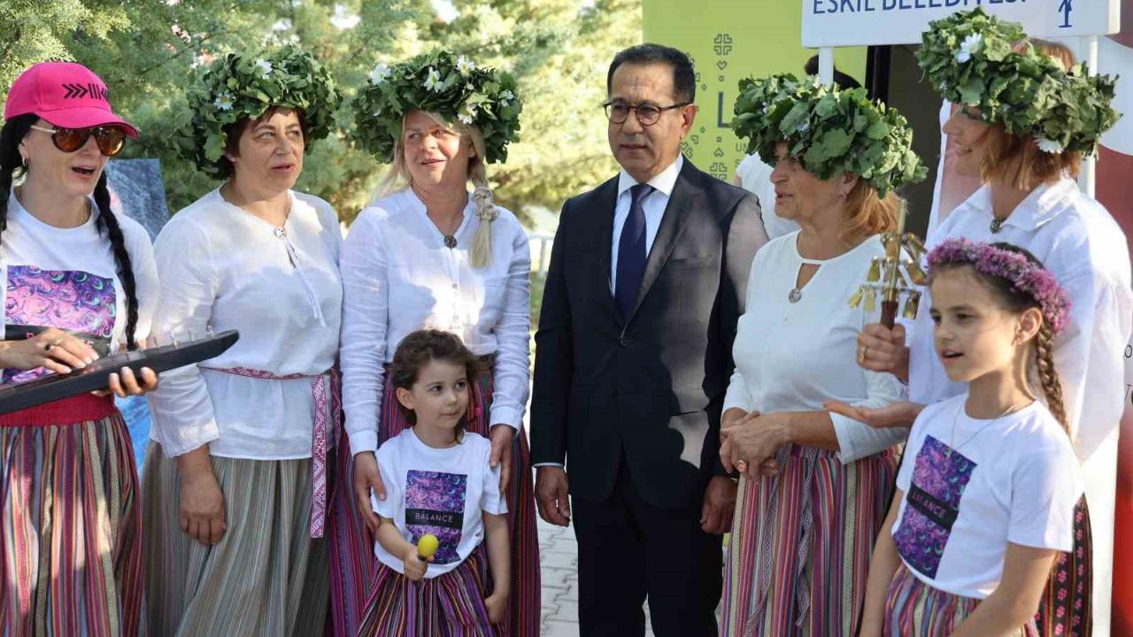 "Eskil Tuz Gölü Uluslararası Kültür Festivali" 25 ülkenin büyükelçilerinin katılımıyla başladı
