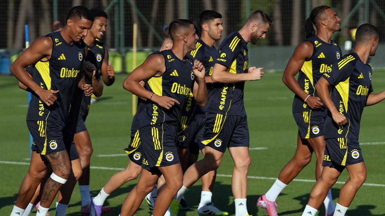 Fenerbahçe, Avusturya’da yapacağı kampta 3 hazırlık maçı oynayacak