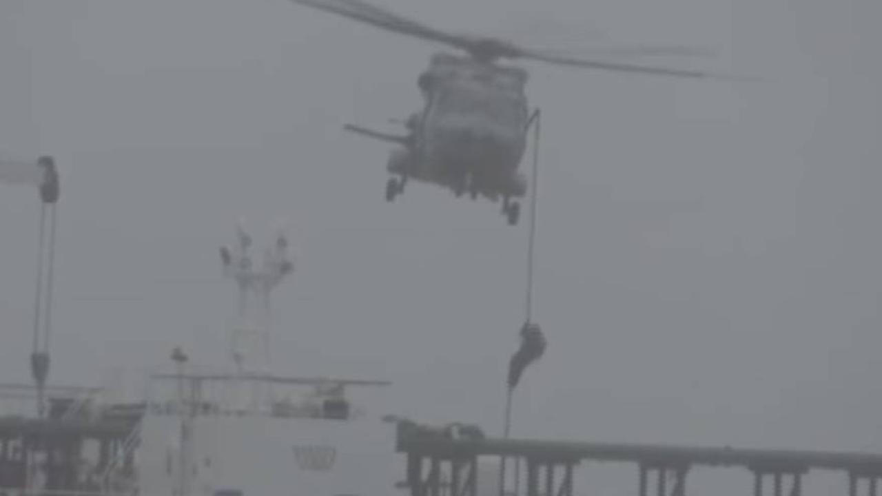 Fransa, Rus petrol tankerine Atlantik'te müdahale etti