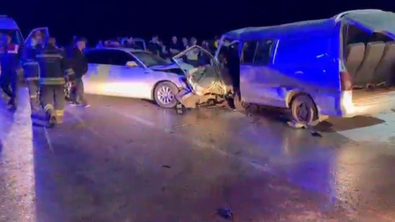 Gaziantep’te 2 araç kafa kafaya çarpıştı: 1 ölü, 12 yaralı