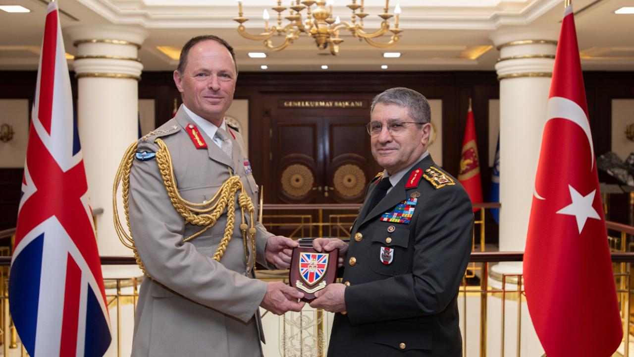 Genelkurmay Başkanı Bayraktaroğlu, Birleşik Krallık Kara Kuvvetleri Komutanı Orgeneral Walker’i kabul etti