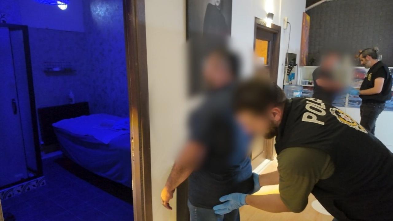 Isparta’da masaj salonlarına fuhuş operasyonunda 2 tutuklama