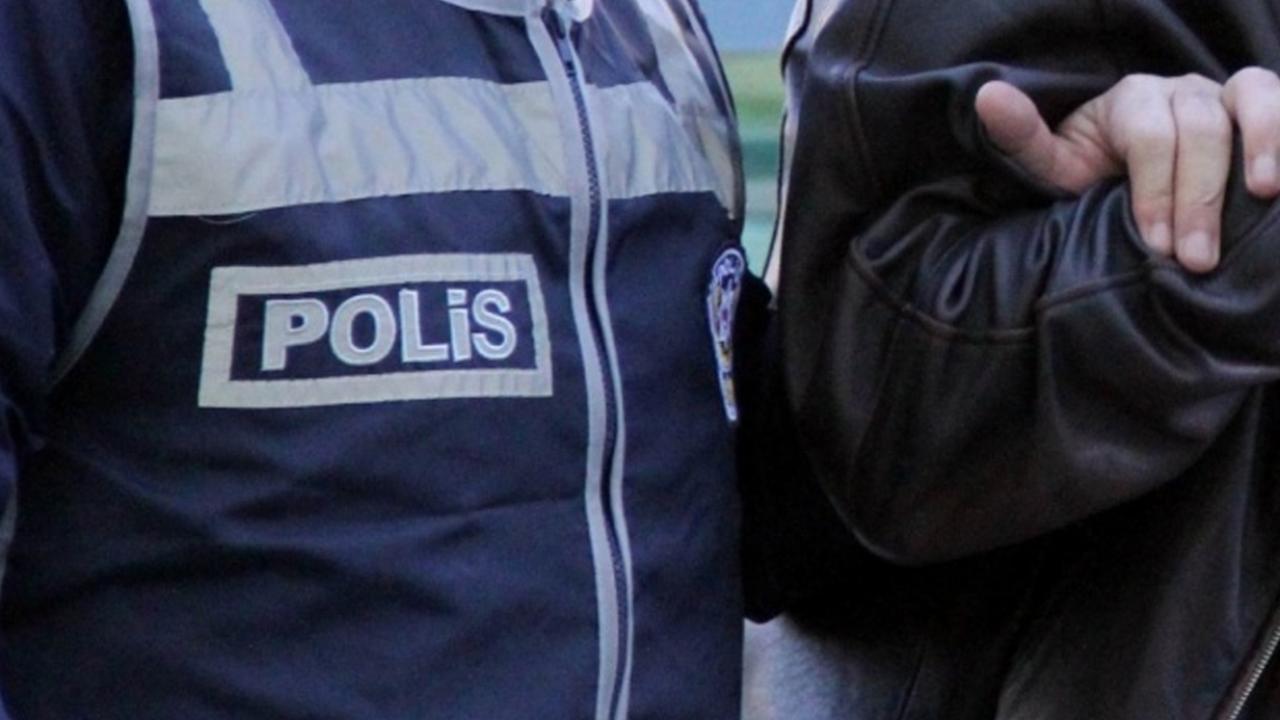 İstanbul merkezli 6 ilde ilaç stoklayıp yurtdışına satan eczacılara operasyon: 19 gözaltı