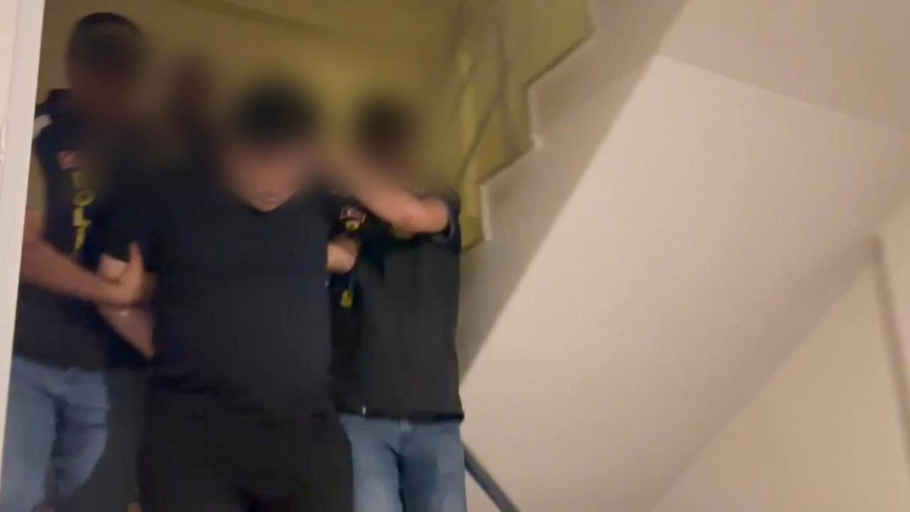 Kırmızı bültenle aranan uluslararası uyuşturucu kaçakçısı Mersin’de yakalandı