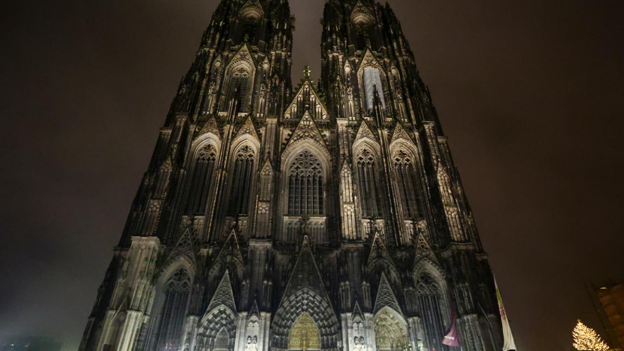 Köln Katedrali, 1 Temmuz'dan itibaren turistlerden 12 Euro giriş ücreti alacak