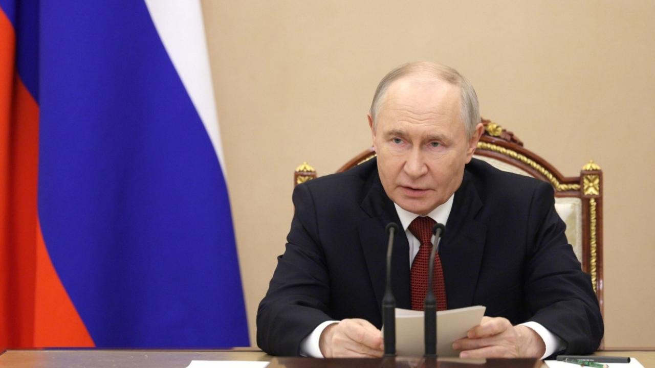 Putin: "Dizel ihracatını tamamen yasaklamayı değerlendiriyoruz"