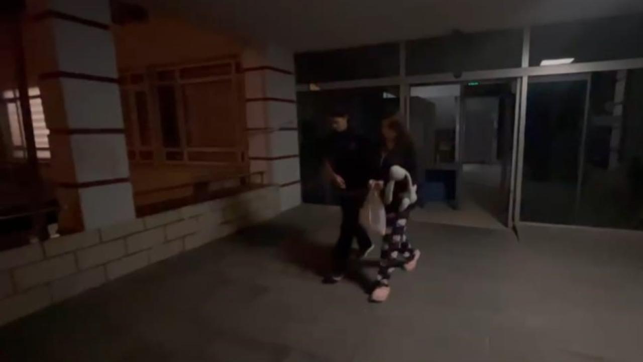 Rüyasında annesini boğduğunu gördüğünü öne süren genç kız, annesini öldürdü