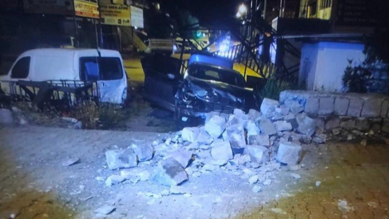 Seyir halindeki otomobile açılan ateşte başından vurulan kadın hayatını kaybetti