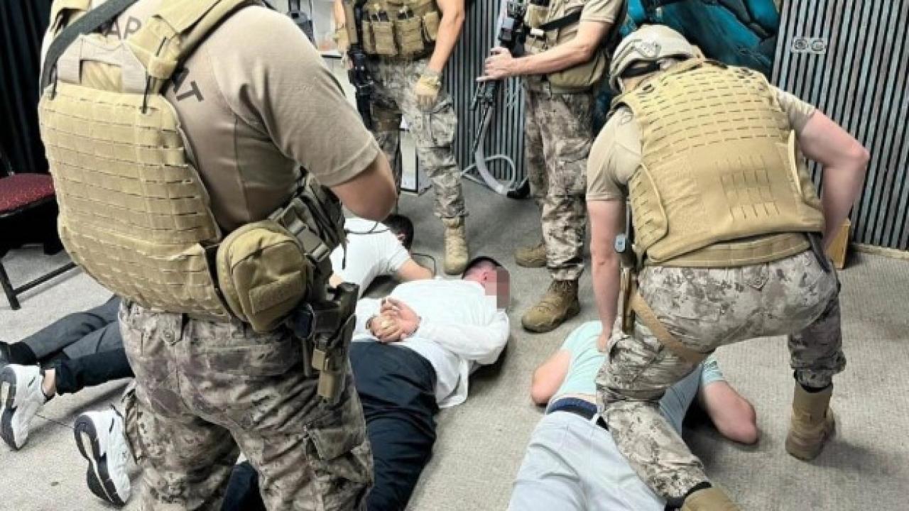 Silahlı suç örgütü operasyonunda 33 tutuklama