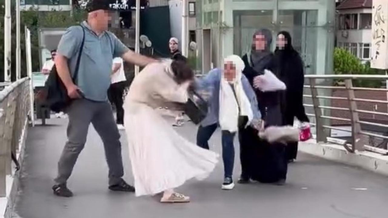 Üst geçitte hemcinsini darp etti