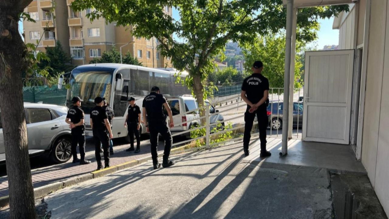 Uyuşturucu operasyonunda gözaltına alınan ünlüler adliyeye sevk edildi