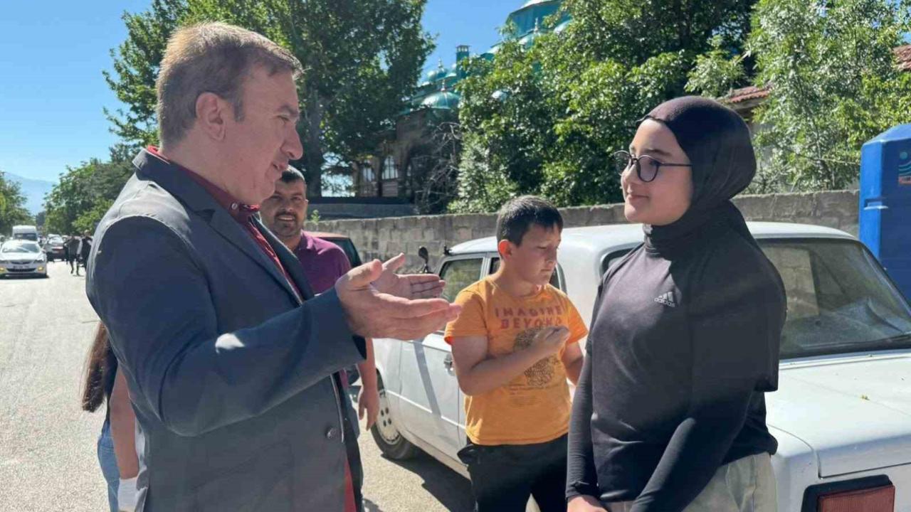 Vali Aydoğdu, LGS öncesi öğrenci ve velilerle bir araya geldi