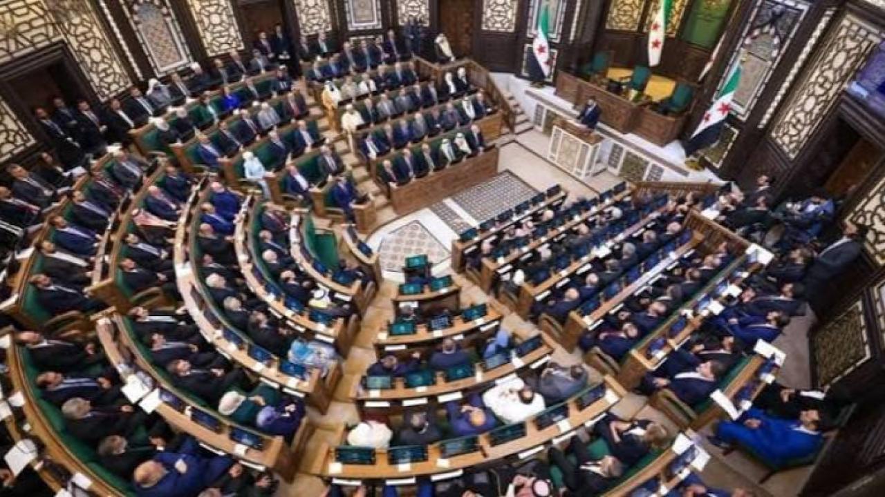 Esad rejiminin devrilmesi sonrası ilk halk parlamentosu oturumu gerçekleştirildi