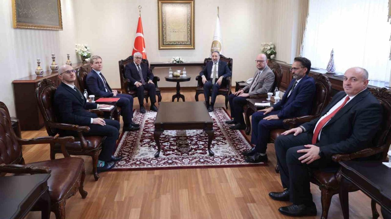 Rusya’nın Türkiye Büyükelçisi Vershinin, Diyanet İşlere Başkanı Arpaguş ile bir araya geldi