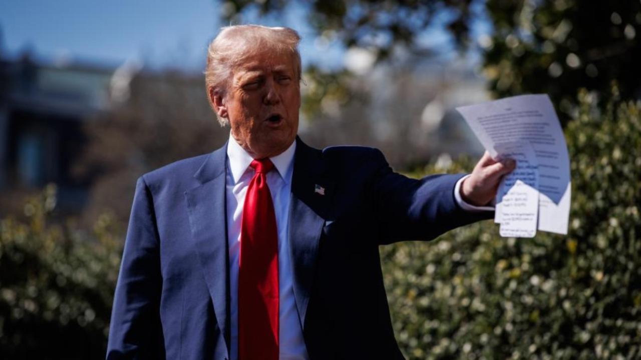 Trump, Hürmüz Boğazı’ndan geçişlerden ücret almaktan vazgeçti