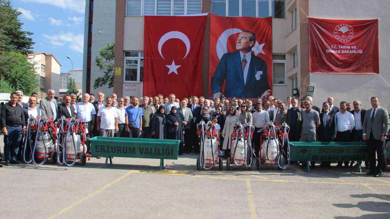 Yetiştiricilere 288 sıvat ve 120 süt sağım makinesi dağıtıldı